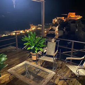 Сasa de vacaciones El Escondite De Martina, ático Romántico, Setenil De Las Bodegas